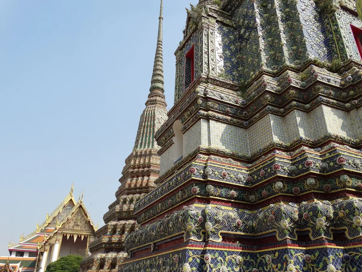 Porcelain decoration on a building at Wat Pho