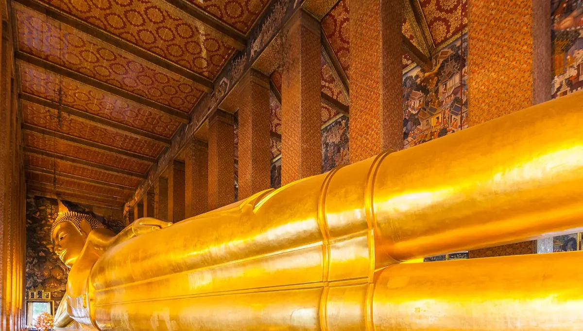 The grounds of Wat Pho